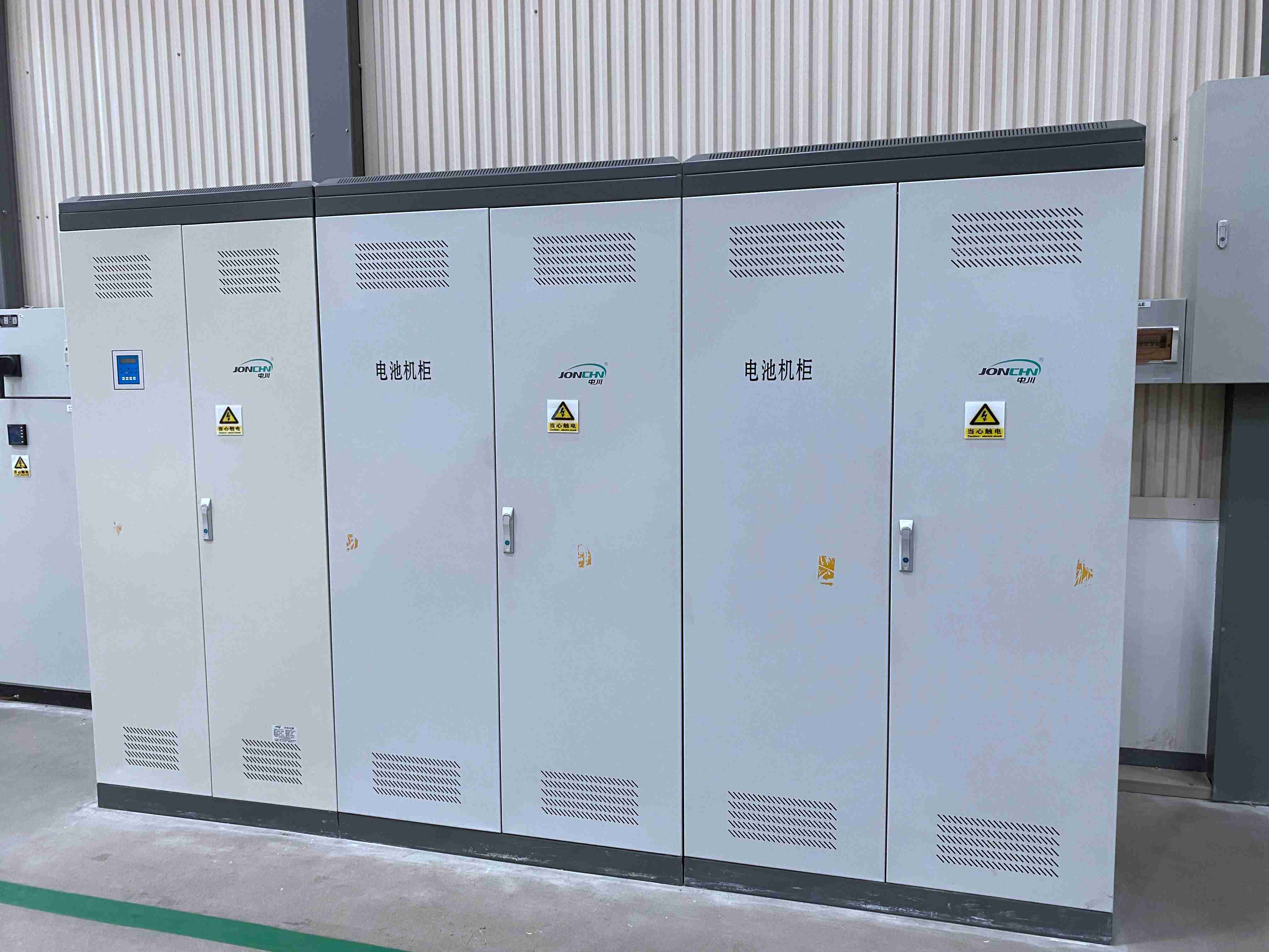 受知名外資企業(yè)委托，出售安川涂膠機(jī)械手臂、開普德燃?xì)忮仩t、阿特拉斯空壓機(jī)、中川電池機(jī)柜等【太倉】