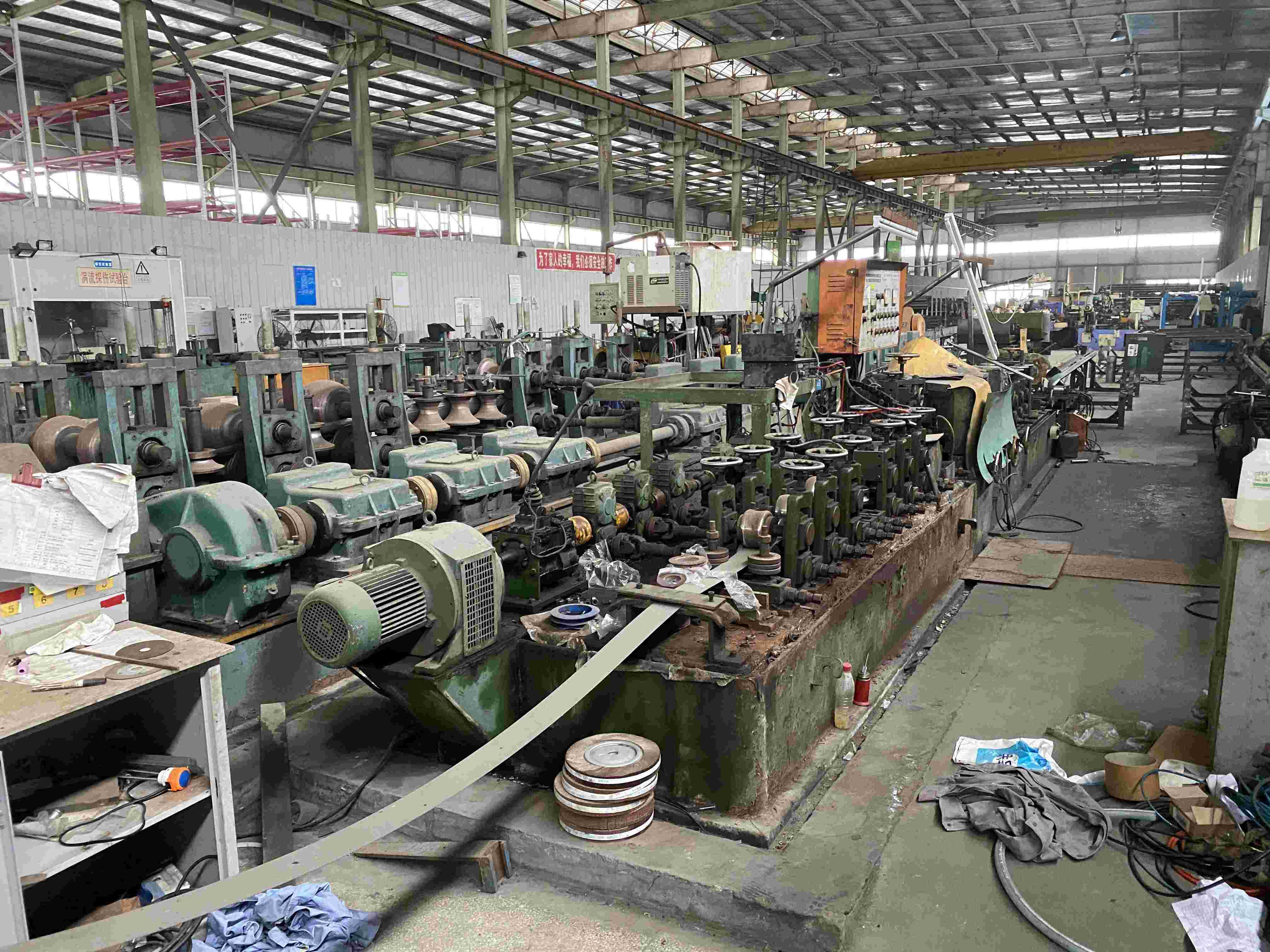 受知名企業(yè)委托出售數(shù)控機(jī)床、制管機(jī)組、退火爐及拋丸機(jī)等管道加工生產(chǎn)設(shè)備【無(wú)錫】